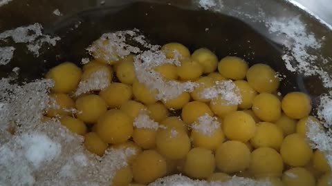 Final phase of boiling mirabelles compote