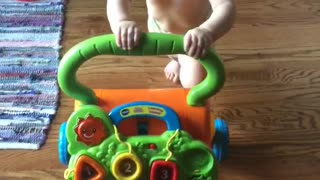 Her sister says “I’ll get you!” 😂