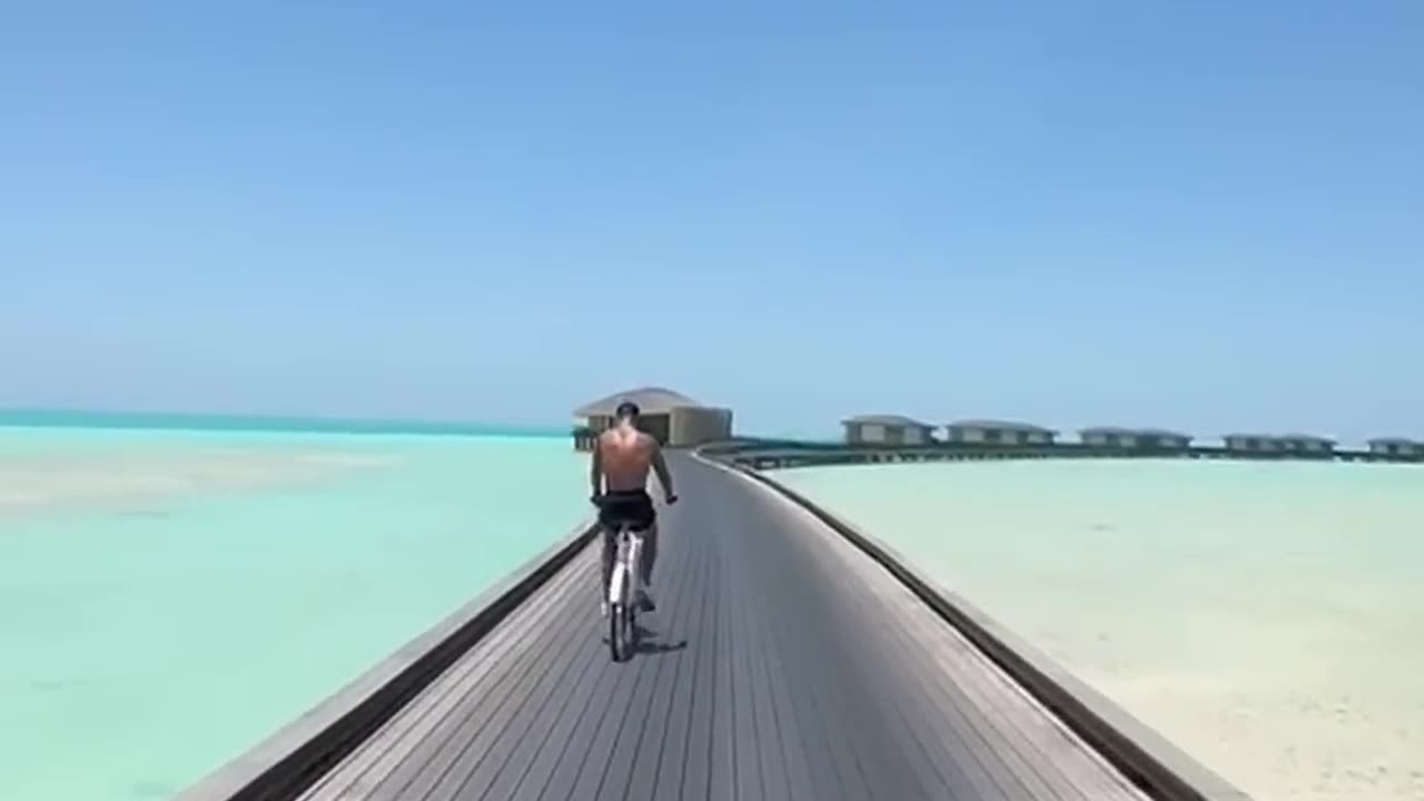 Cristiano riding free! 🚴‍♂️