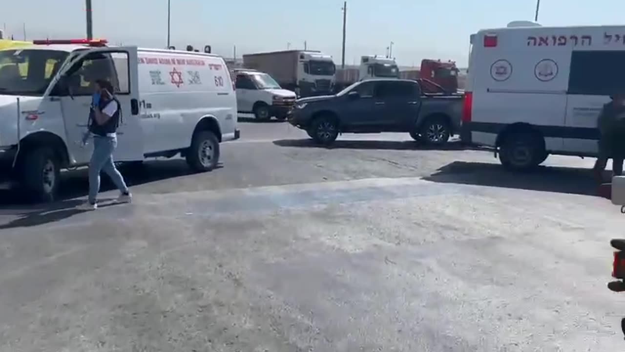 IDF soldiers are checking for additional Jordanian drivers at the Allenby crossing.