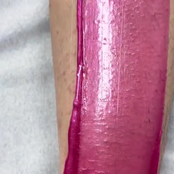 Leg Waxing Tutorial with Sexy Smooth Tickled Pink Hard Wax | By @strippedtweeze