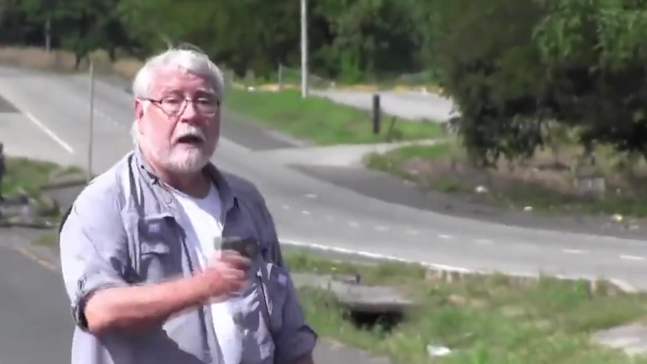 Man Shoots Protesters Blocking Traffic: Video 2