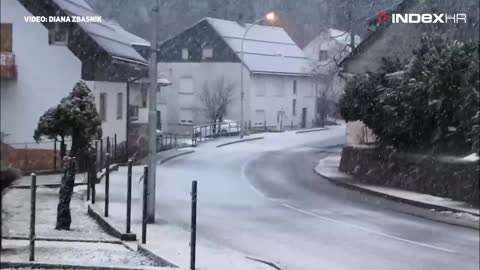 Počeo padati snijeg diljem Hrvatske