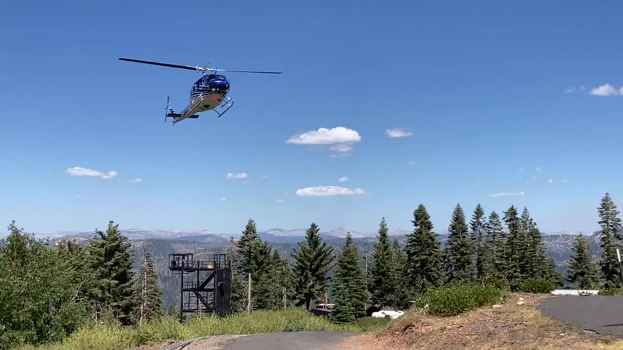 N78EC, Helicopter 554 lands at Crane Flat Helibase in Yosemite