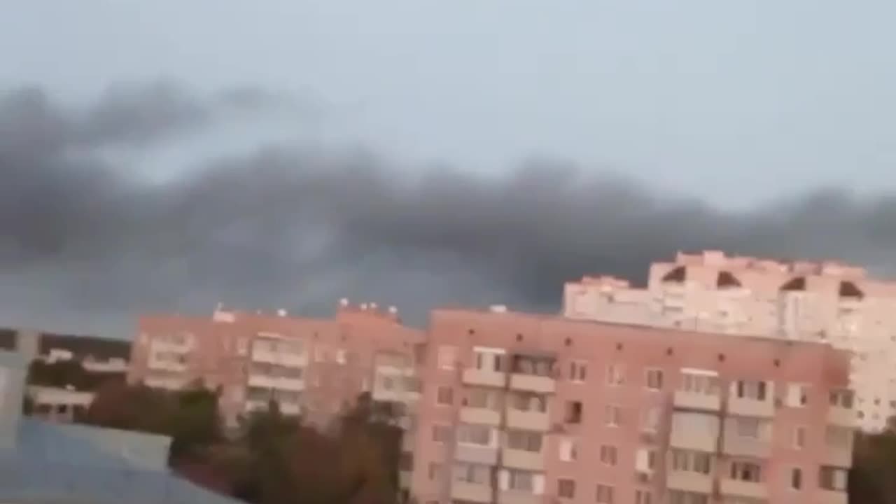 🔥 A warehouse with car parts is on fire near Moscow!