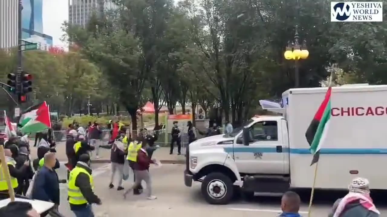 The Black Hebrew Israelites are now battling the pro-Palestinian protesters in Chicago