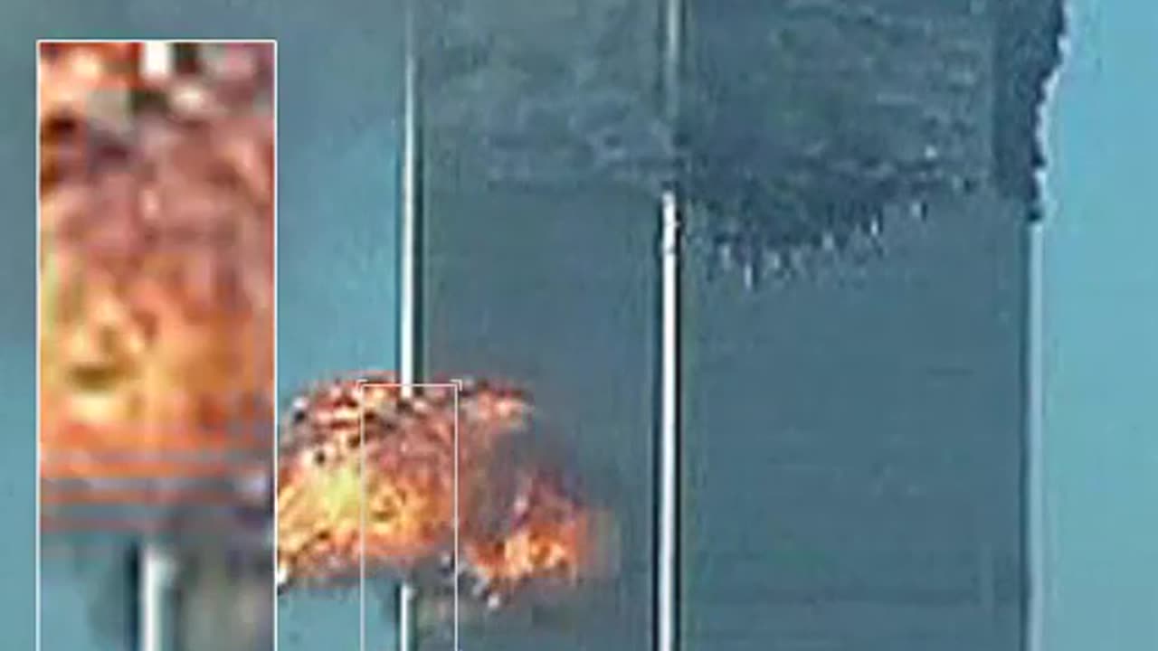 911 Flashes Before Plane Explosion - Zoomed PIP Repeat 2 New Zoom Slower