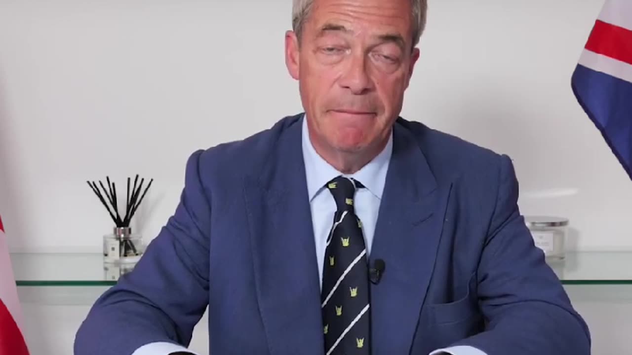 Nigel Farage Sends a Message To Keir Starmer