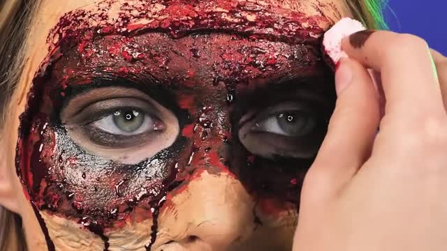 Scarry halloween makeup tutorial and costume ideas