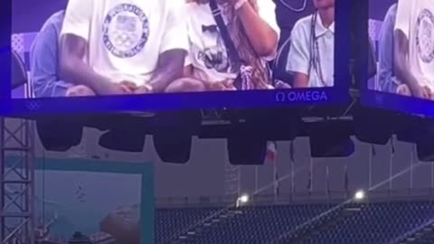 Kevin Durrant and LeBron courtside