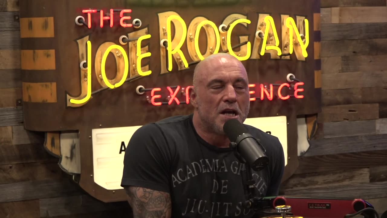 Joe Rogan Experience #2232 - Josh Brolin