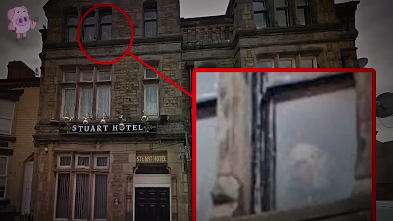 10 REAL Ghost Photos That Have the Internet Spooked