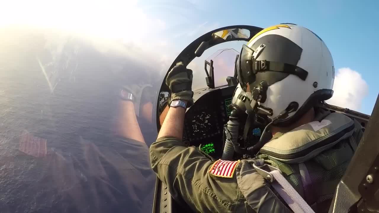 😏 Pinky Recovery-EA-18G Growler Cockpit View - Low Holding to the Spin Pattern to the Overhead-8