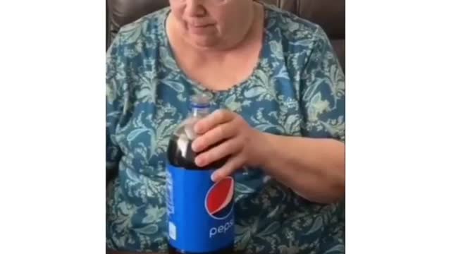 Granny and the Pepsi fountain🤣🤣🤣