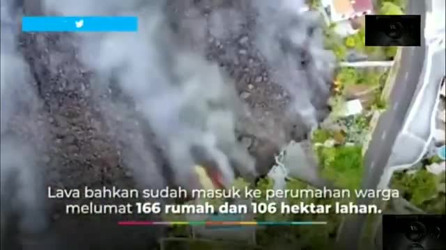 Gunung Merapi di La Palma Muntahkan Lava Menerjang Rumah