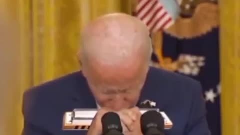 Joe Biden playing Titanic song 😂 #Shorts #funny #joebiden #titanic