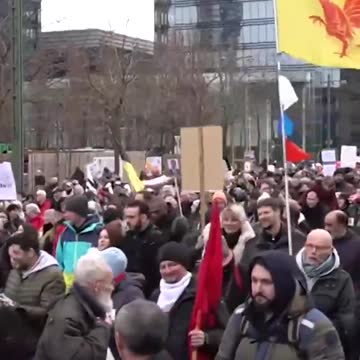 Thousands march in Brussels against COVID-19 measures