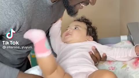 Baby don't want to change Pampers. Funny and cute video