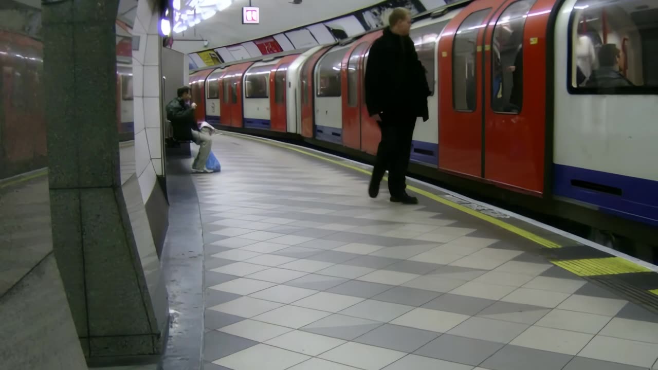 Central Line - Bank - Westbound