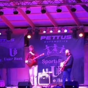 Oliver Anthony gets interrupted by fans chanting FJB