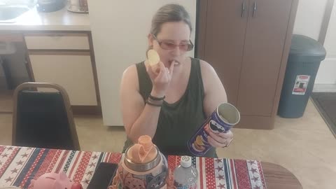 Reaction To Pringles Everything Bagel Chips