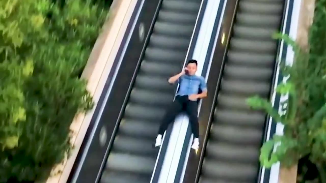 People Are Awesome - Guy Slides Down Escalator Railing ｜ People Are Awe..