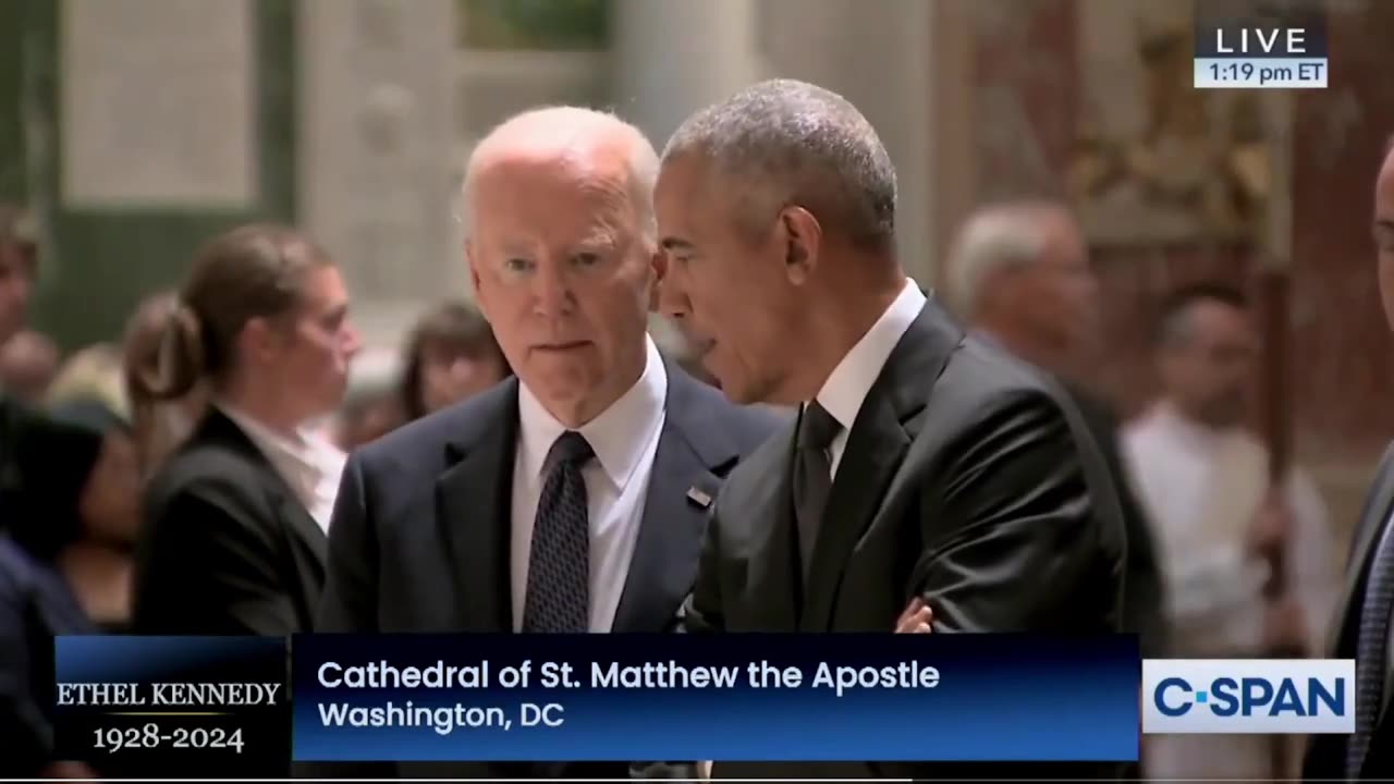 Cuộc trao đổi giữa Obama và Biden tại đám tang của Ethel Kennedy, một cuộc trò chuyện RẤTcăng thẳng