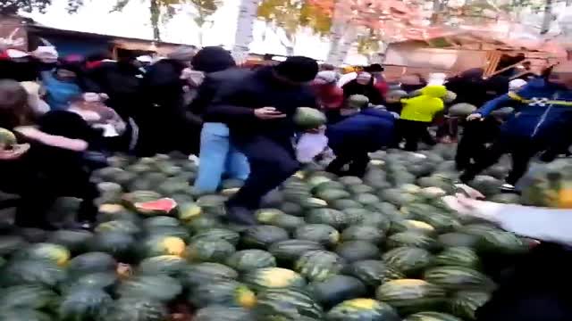 Russians and war for watermelons. #shorts