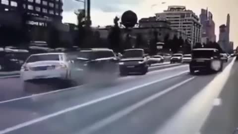 Instant karma for impatient road pirate.