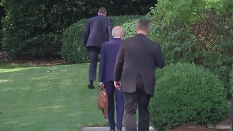 SENILE Biden Gets LOST Despite Secret Service Guiding Him