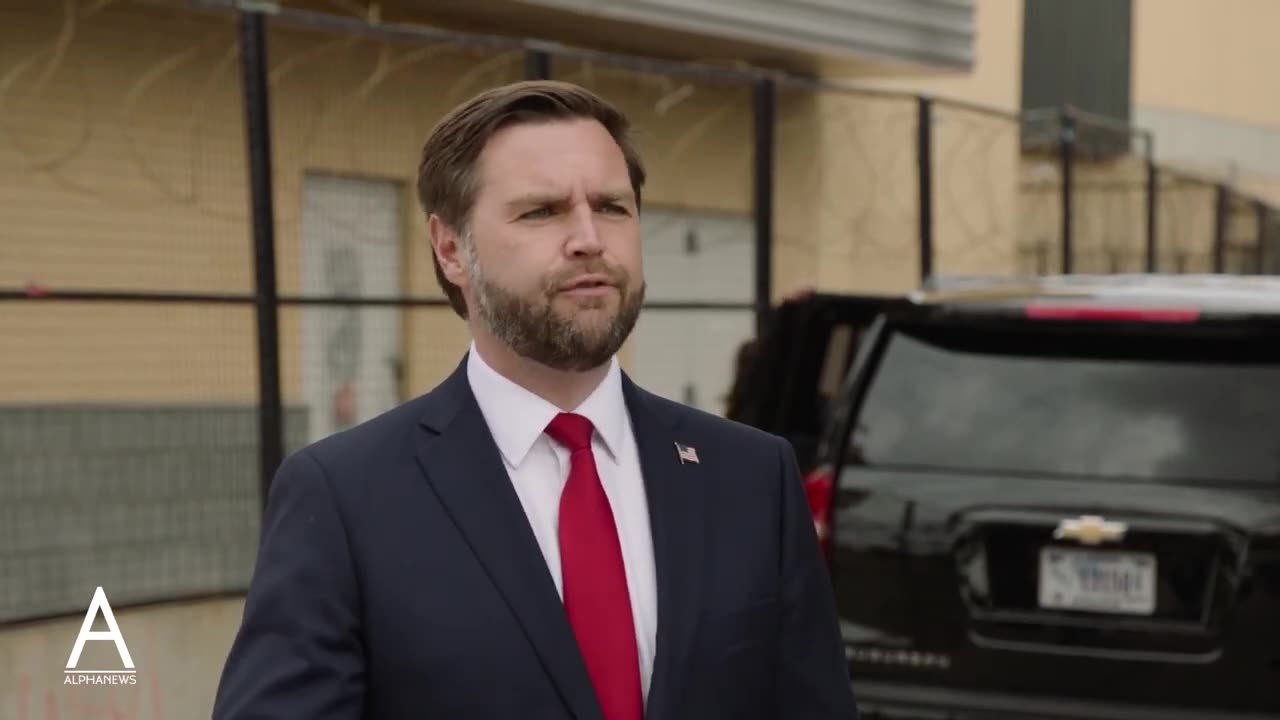 Sen. JD Vance speaks outside fallen Third Precinct police station in Minneapolis