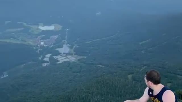 frisbee on the valley