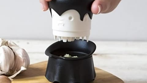 Gracula Garlic Crusher by OTOTO: Your Bite-Sized Kitchen Hero!