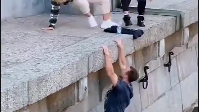 "PRANK GONE WRONG"😯😯😂