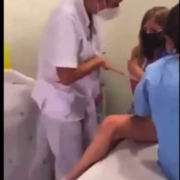 How Reptilians surrounded a human for jab