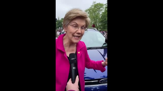 Elizabeth Warren Rages After Speaking with SCOTUS