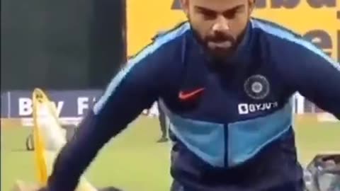 Virat kohli 😂😂😂 guess who is he mimicking.!??