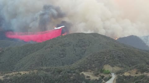 Woolsey Fire Tanker Low Pass Drop