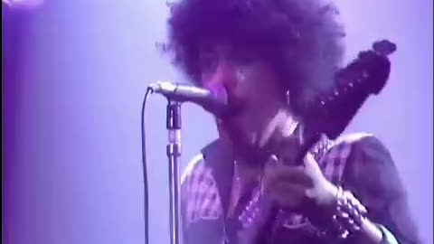 The Boys Are Back In Town ( Live ) Thin Lizzy