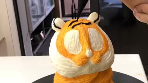 I haven't worked with cream for a long time. so i make a little tiger cake for you guys