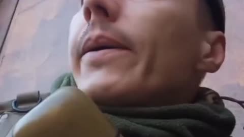 ΟΥΚΡΑΝΟΣ ΣΤΡΑΤΙΩΤΗΣ ΤΡΕΧΕΙ ΝΑ ΣΩΘΕΙ