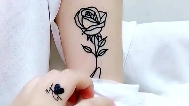 Young people's favorite, semi-permanent tattoo stickers