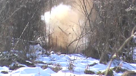 AR Vapor Trail into Tannerite