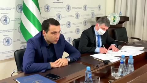 Инал Ардзинба на встрече с координаторами НПО назвал недопустимыми ряд проектов