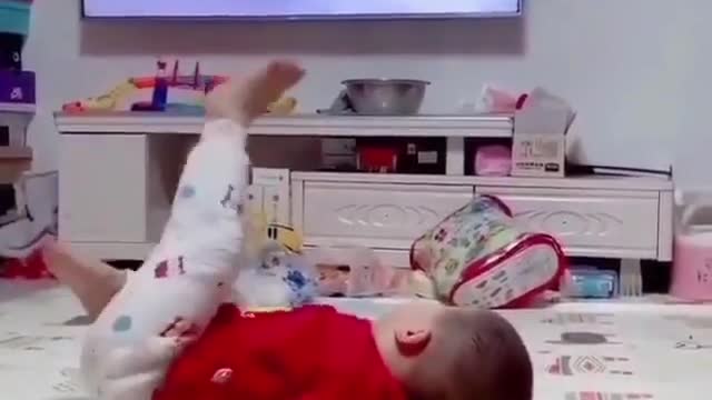 Exercise is best for health / Baby will copy you