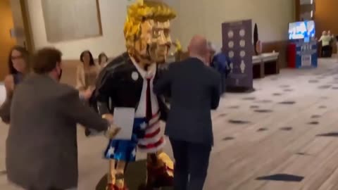 Trump the Golden Calf