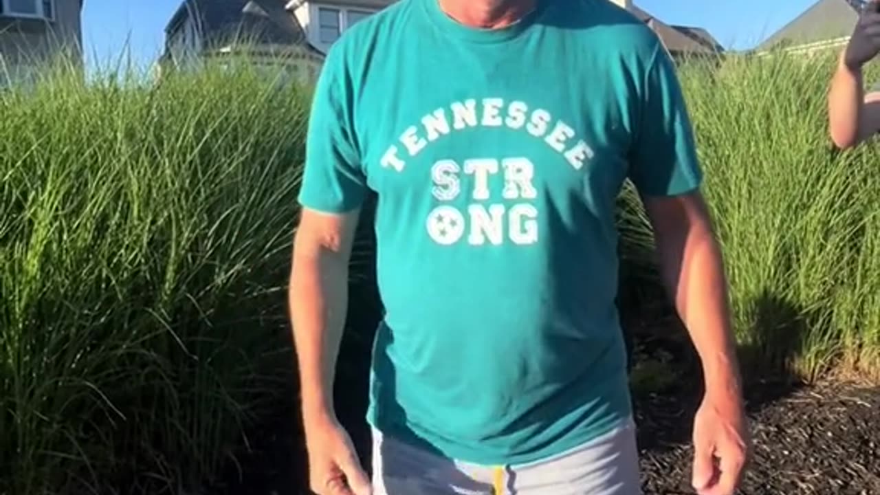 Knoxville Boomer Bully breaks kids pole 🎣