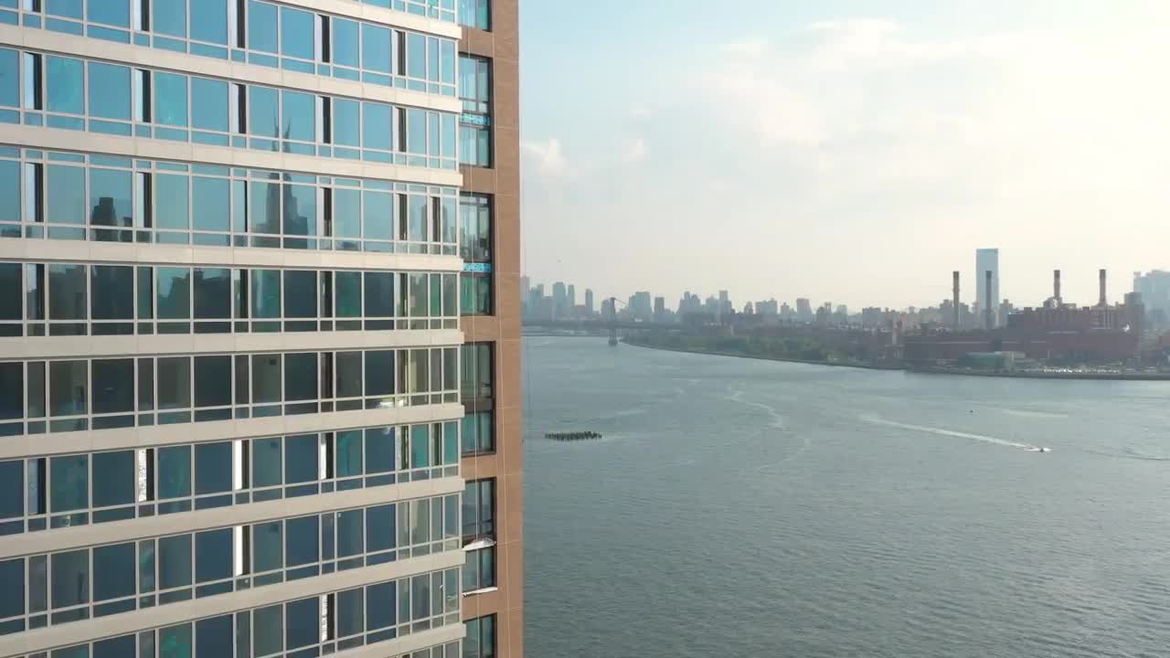 Gotham Point - For an unparalleled waterfront living