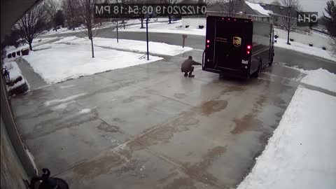 Funny Delivery Guy vs Slippery Icy Drive Way