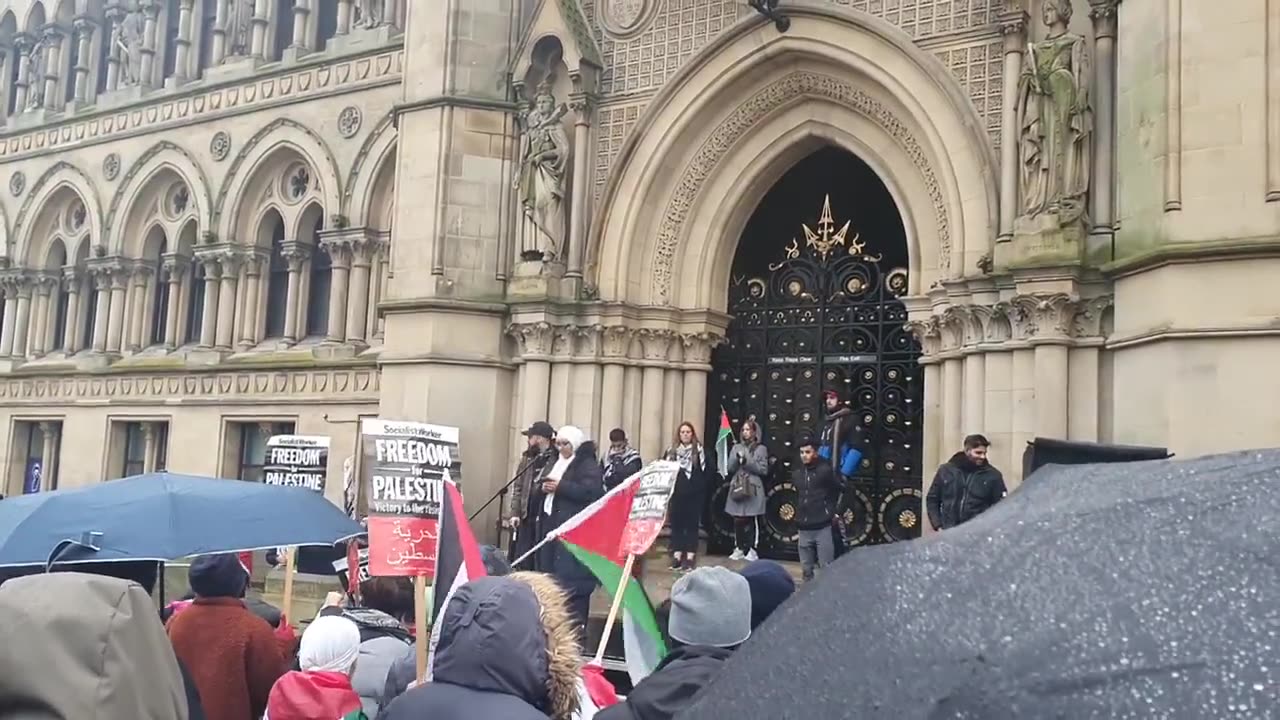 Speaker: “Do you condemn Hamas?” Crowd: “NO!” this is the UK